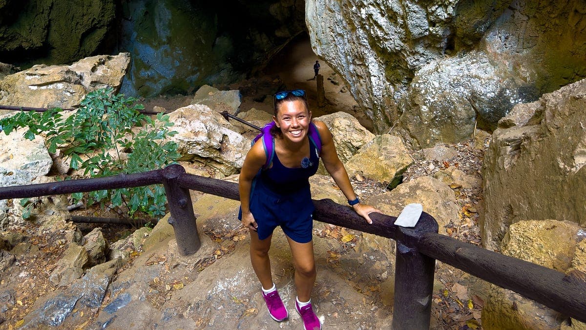 Phraya Nakhon Cave: descend to find the light